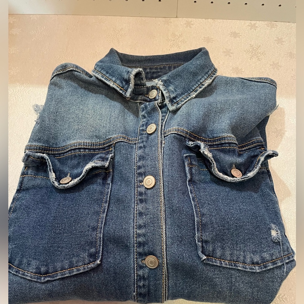 So Oversized Denim Long Sleeve Frayed Hem Button Down Jean Shacket Chest Pocket